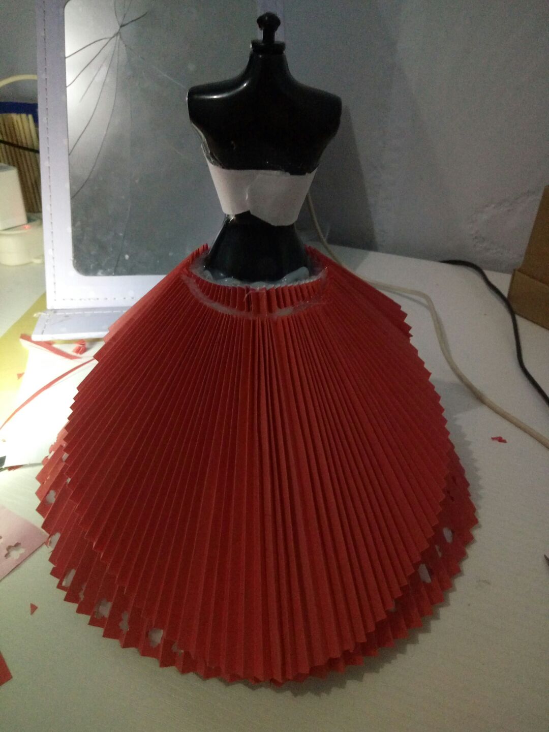 纸婚纱之中国红复古欧式礼服 第11步