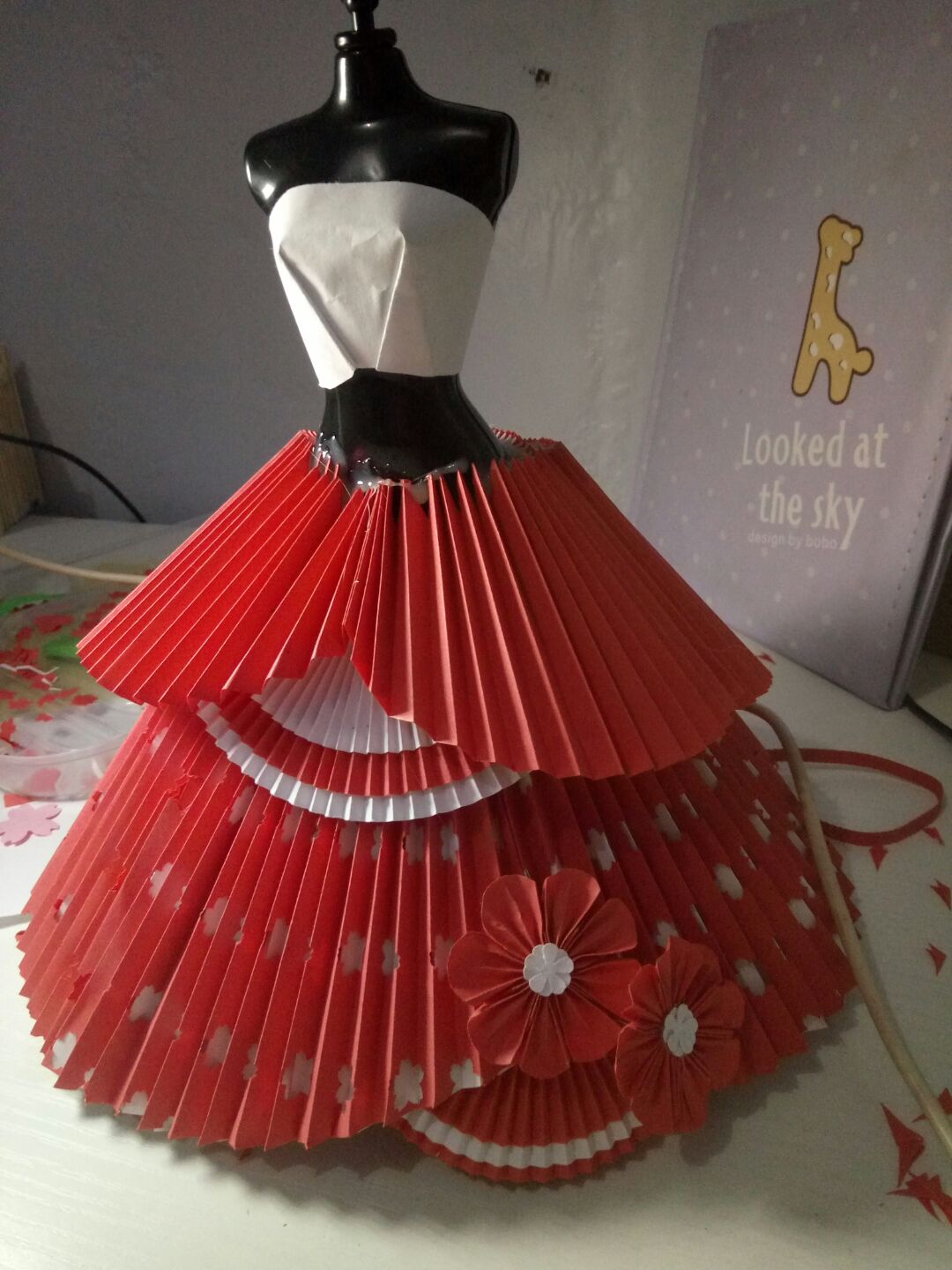 纸婚纱之中国红复古欧式礼服 第16步