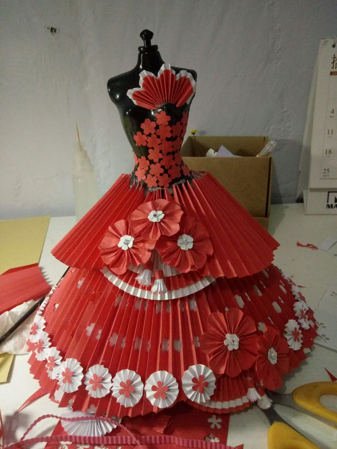 纸婚纱之中国红复古欧式礼服 第18步