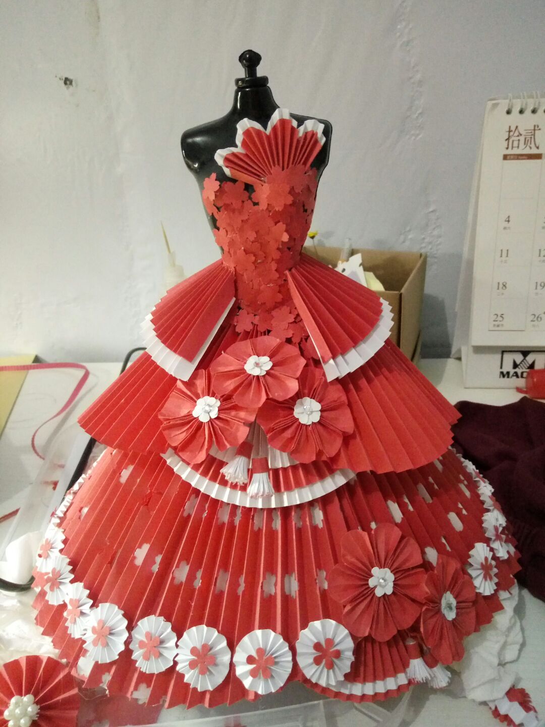 纸婚纱之中国红复古欧式礼服 第19步