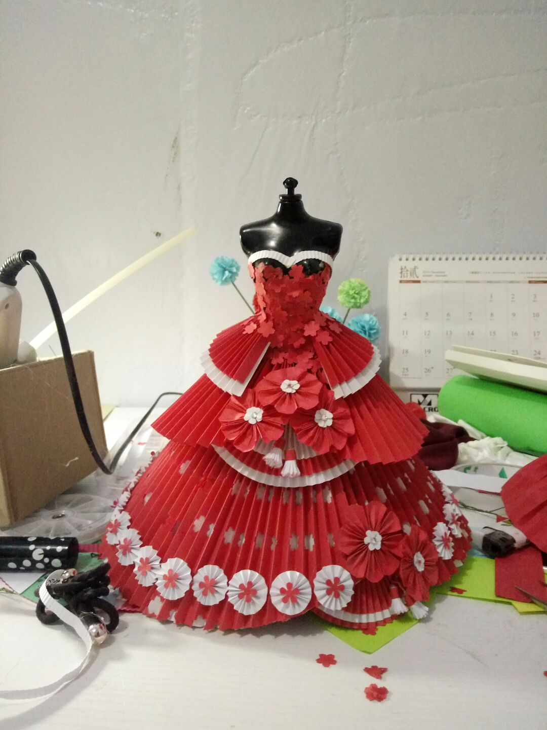 纸婚纱之中国红复古欧式礼服 第21步