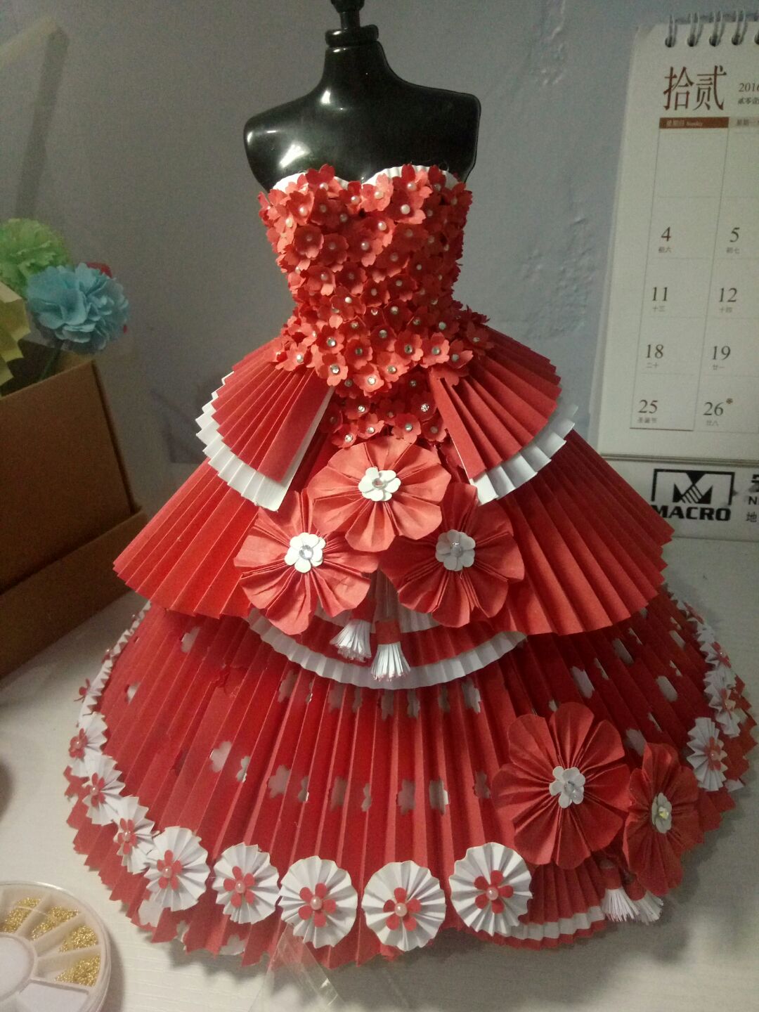 纸婚纱之中国红复古欧式礼服 第29步