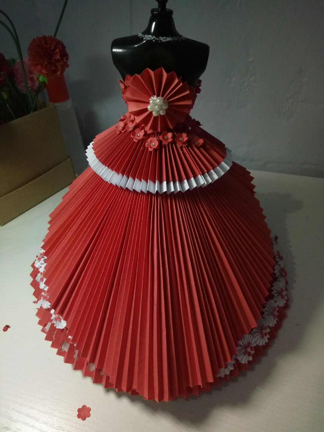 纸婚纱之中国红复古欧式礼服 第32步