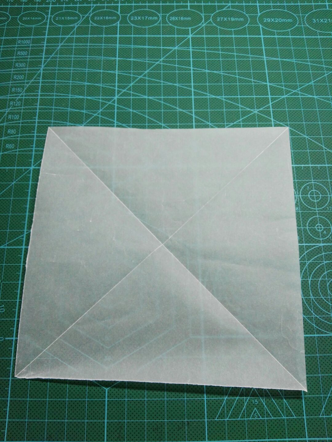 神谷钻石折纸 第1步