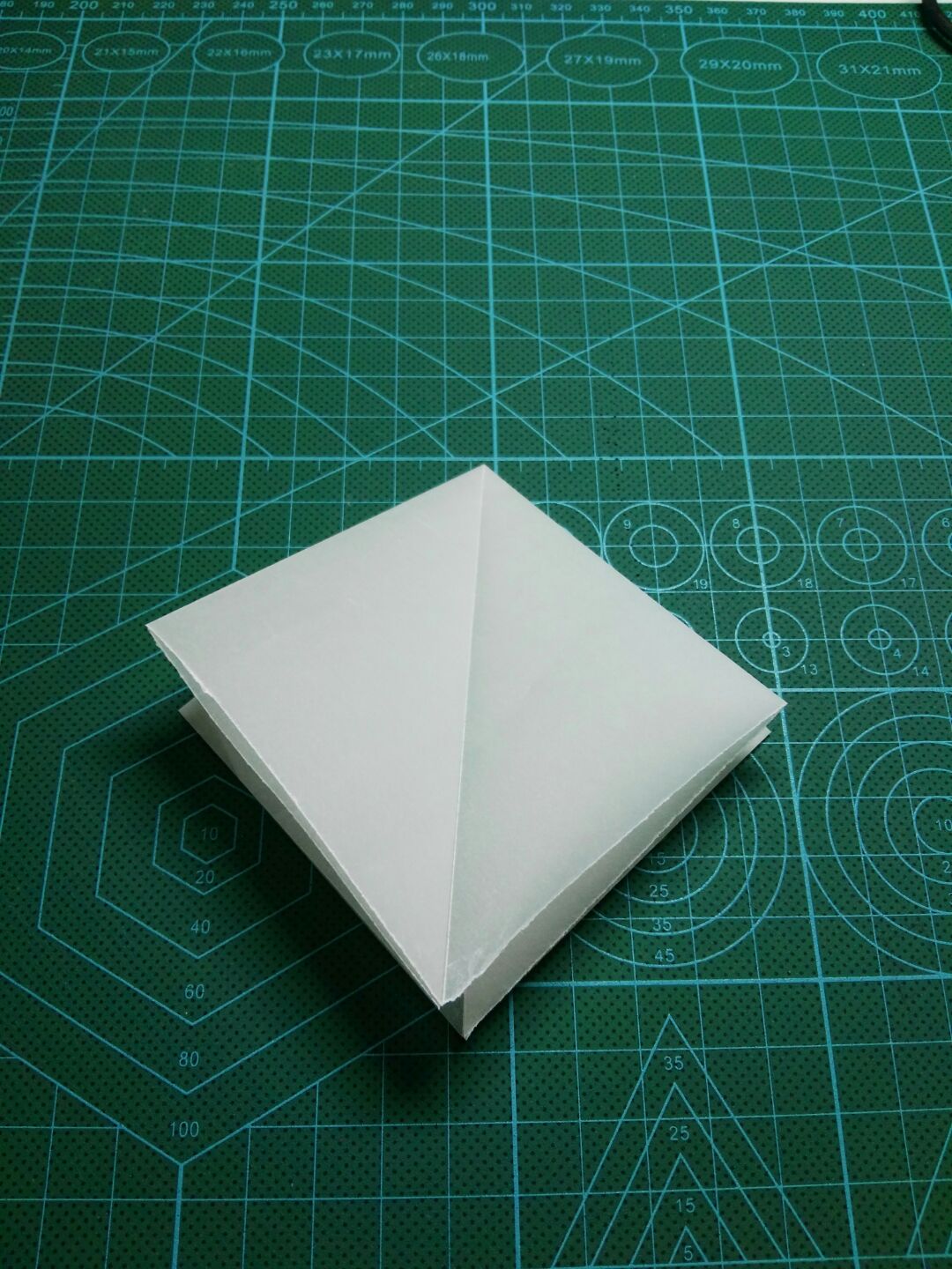 神谷钻石折纸 第3步