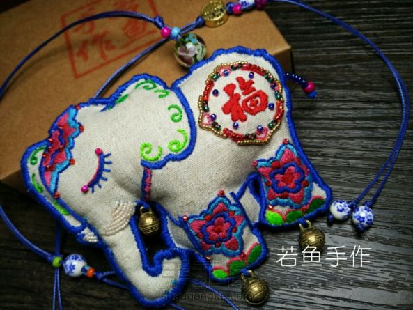 手工刺绣大象项链