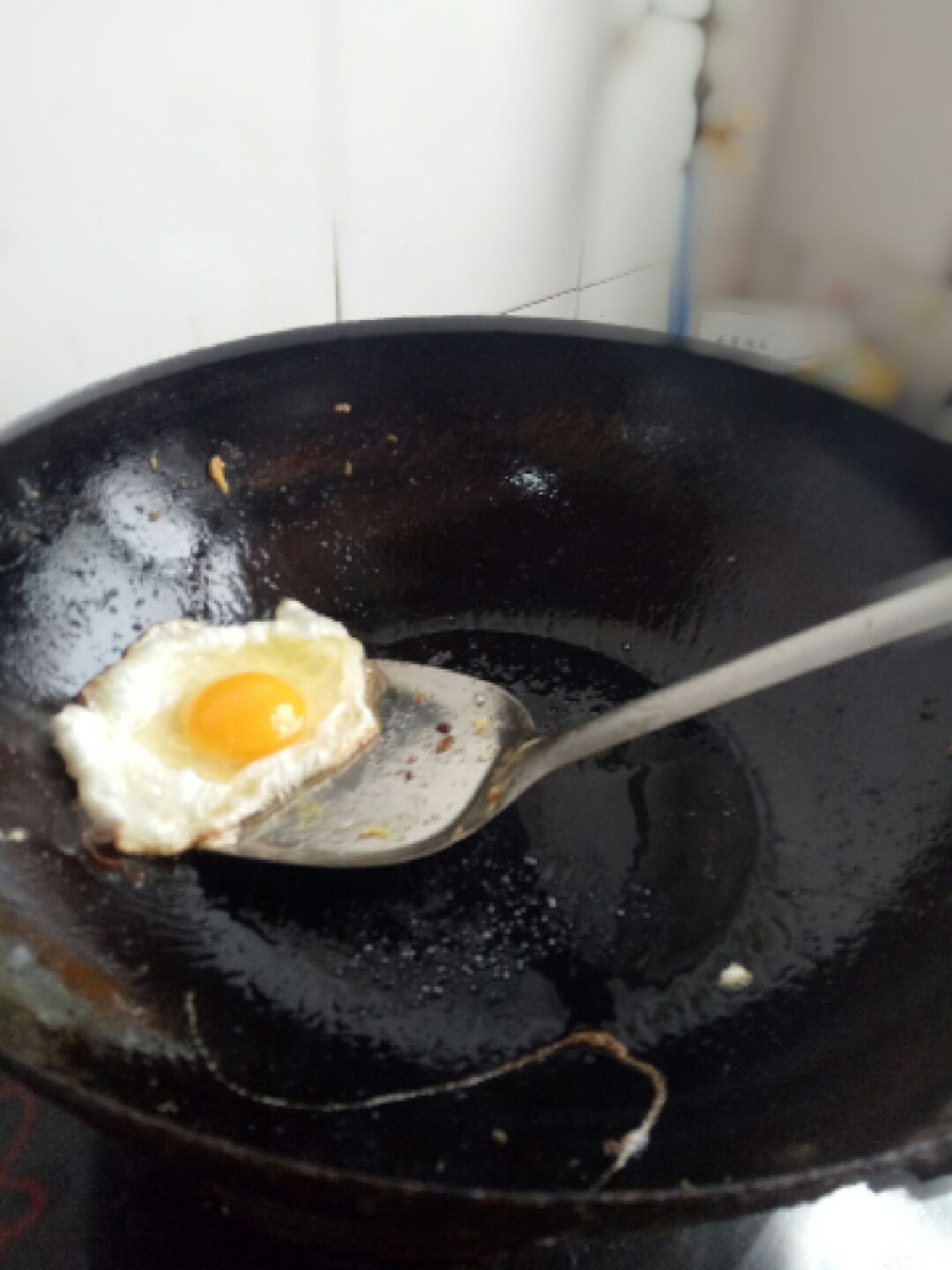 简单好吃的煎蛋与爱心煎蛋 第4步