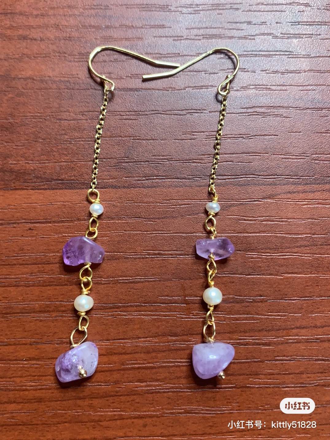 紫色可以带来好运～紫水晶很多人都喜欢，那么就动手做一对紫水晶耳环吧