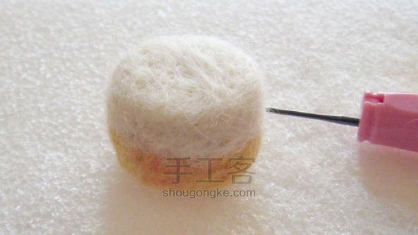 8步做可爱的草莓蛋糕，迷人的羊毛毡教程 第4步