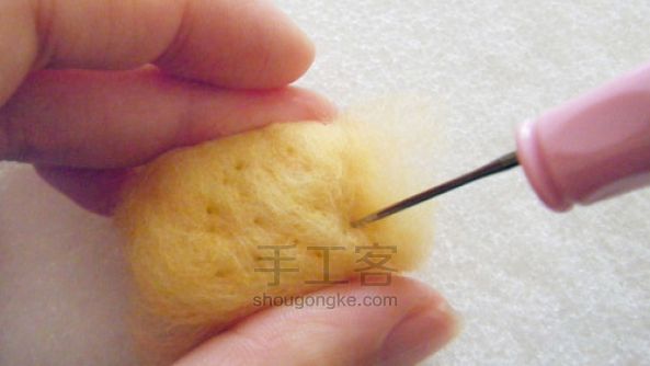8步做可爱的草莓蛋糕，迷人的羊毛毡教程 第3步