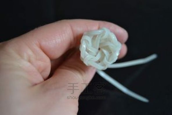 塑料扎带也能做编出漂亮小花  教程 第9步