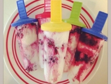 最喜欢吃酸奶雪糕了，我要做很多，放满整个冰箱，幸福一个夏天！