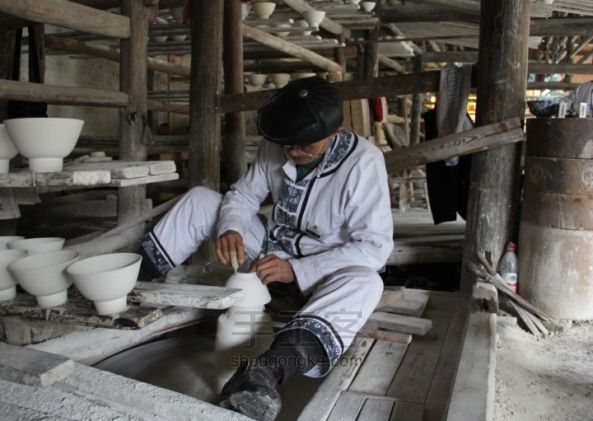 器世界 精品茶具 讲解陶瓷的制作、生产特点与要求 第3步