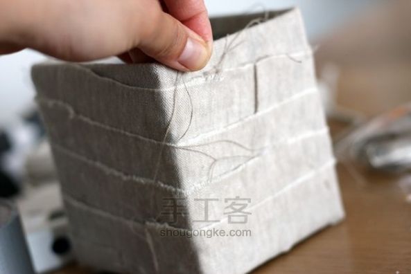【diy教程】牛奶盒和碎布麻绳做自己的隔空小花盆 第11步