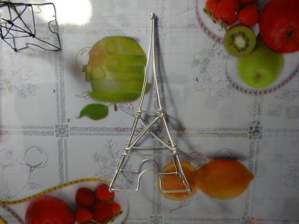 DIY用铝线做巴黎铁塔 第41步