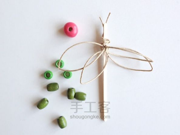 用木勺子做昆虫玩具 第12步