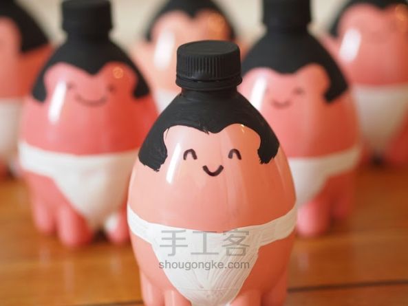 自制相扑选手保龄球瓶 第4步