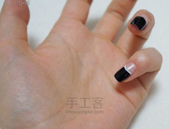 DIY可爱娃娃领美甲教程 第5步