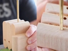 【视频】MODERN MAKERS 手工制作儿童木制相机过程