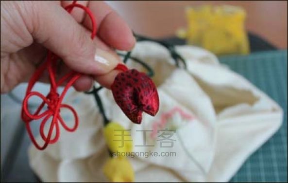 布艺郁金香手工DIY教程 简单布花的做法教程 第20步