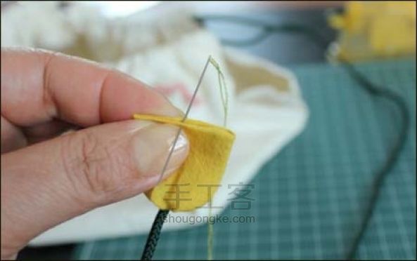 布艺郁金香手工DIY教程 简单布花的做法教程 第15步