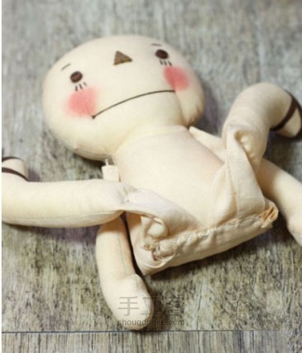 教你如何DIY可爱的布娃娃的方法 第8步
