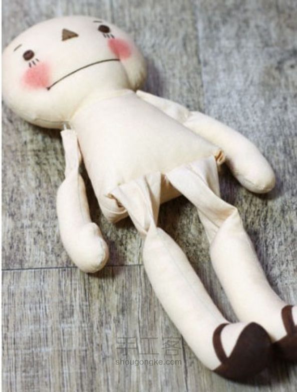 教你如何DIY可爱的布娃娃的方法 第7步