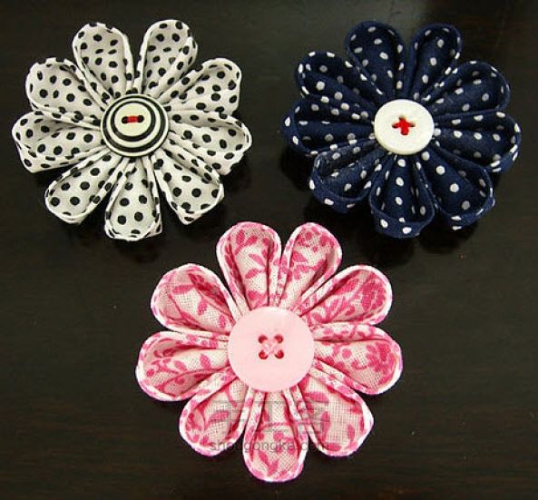 立体布花制作：手工布艺制作卷瓣八瓣装饰花布花的制作 第16步