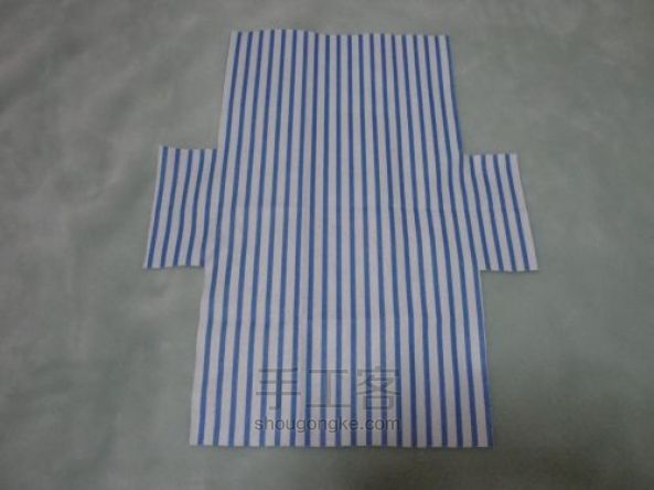 手工DIY清爽条纹餐巾纸盒套 第2步