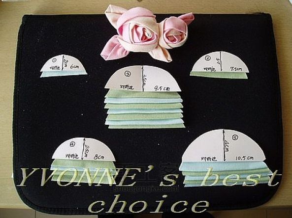 手工布艺玫瑰花的制作教程 第1步