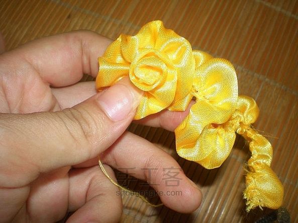 碎布手工制作玫瑰花图解 第5步