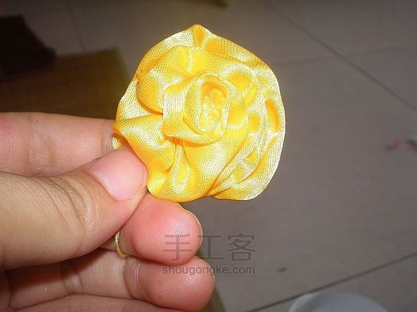 碎布手工制作玫瑰花图解 第7步