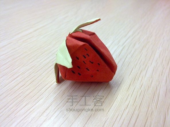 小貘可爱的草莓折纸教程 第1步