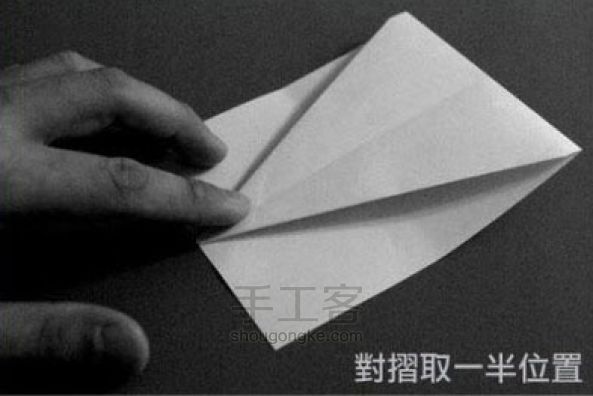 纸飞机的折法 一款复杂的战斗机折纸DIY图解 第5步