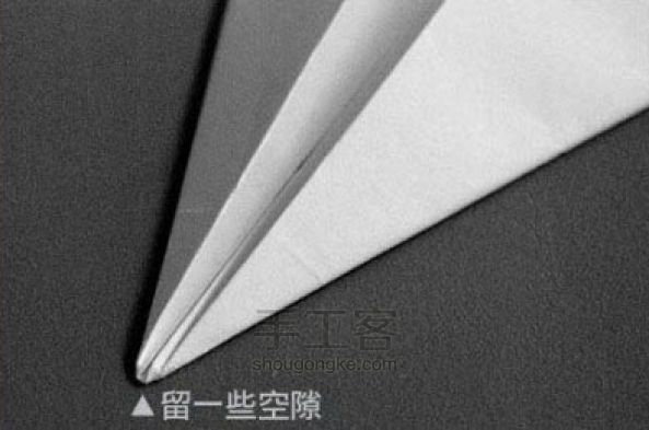 纸飞机的折法 一款复杂的战斗机折纸DIY图解 第4步