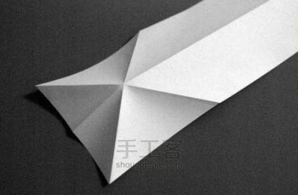 纸飞机的折法 一款复杂的战斗机折纸DIY图解 第1步