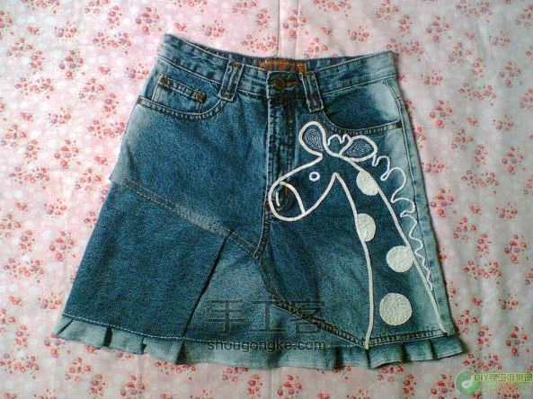 旧牛仔裤改造漂亮可爱的裙子DIY教程 第11步