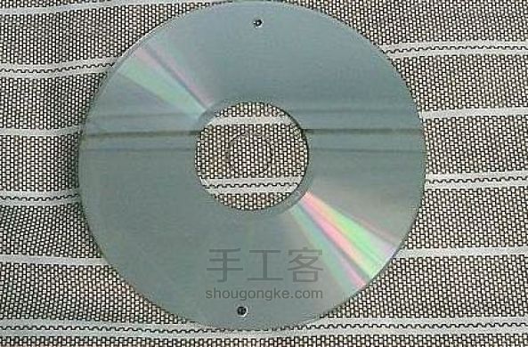 巧手DIY创意-旧光盘手工制作相框 第2步