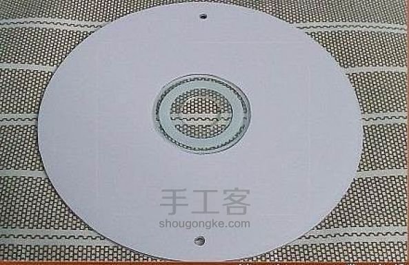巧手DIY创意-旧光盘手工制作相框 第3步