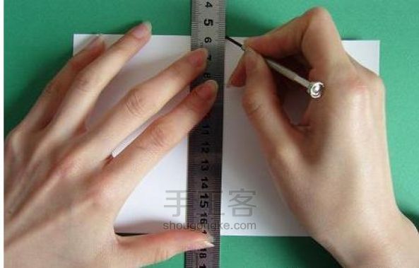 手工制作生日贺卡 小清新风格简单生日贺卡制作图解 第3步