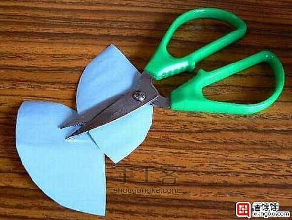 酸奶盒制作向日葵装饰花 第11步