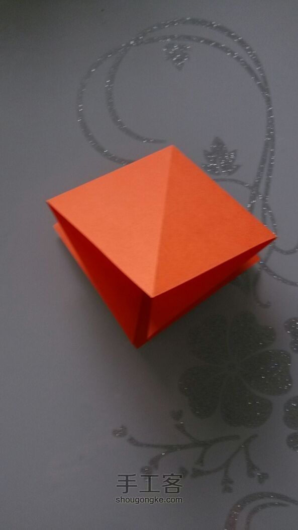 橙色千纸鹤折纸教程 第3步