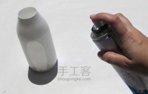 饮料瓶做好看的花瓶教程 第5步