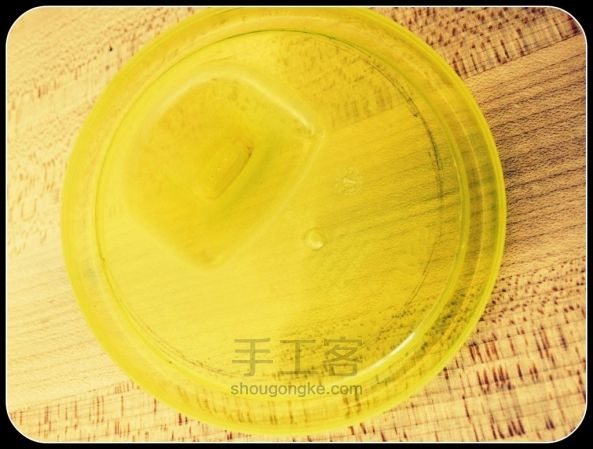 玻璃罐“变身”鸭嘴杯 第4步