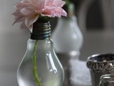 旧瓶子DIY创意花瓶