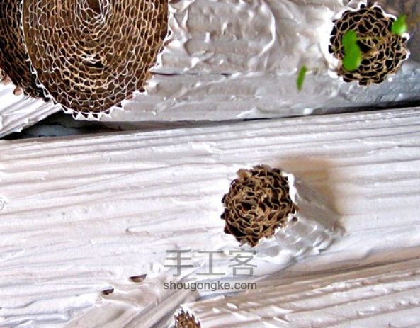 瓦楞纸做大树木桩 第4步