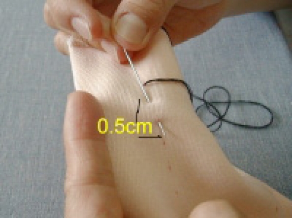 手缝之平针缝法,止缝法 第2步