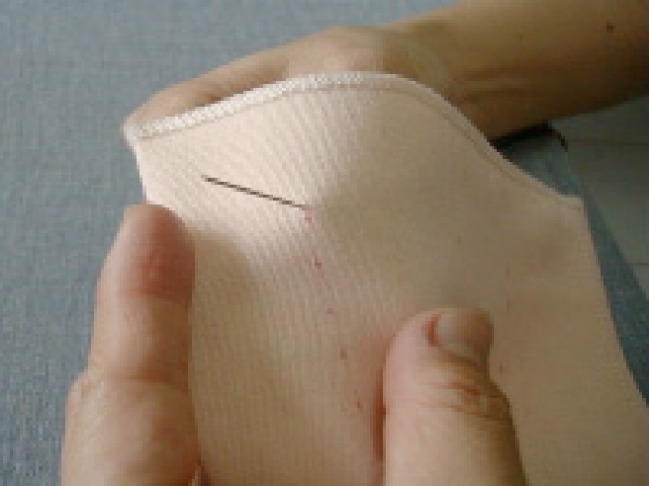 手缝之平针缝法,止缝法 第1步