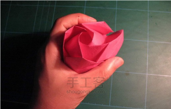 纸玫瑰的折纸教程图解 第1步