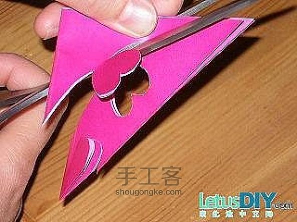 立体剪纸花的剪法 第3步